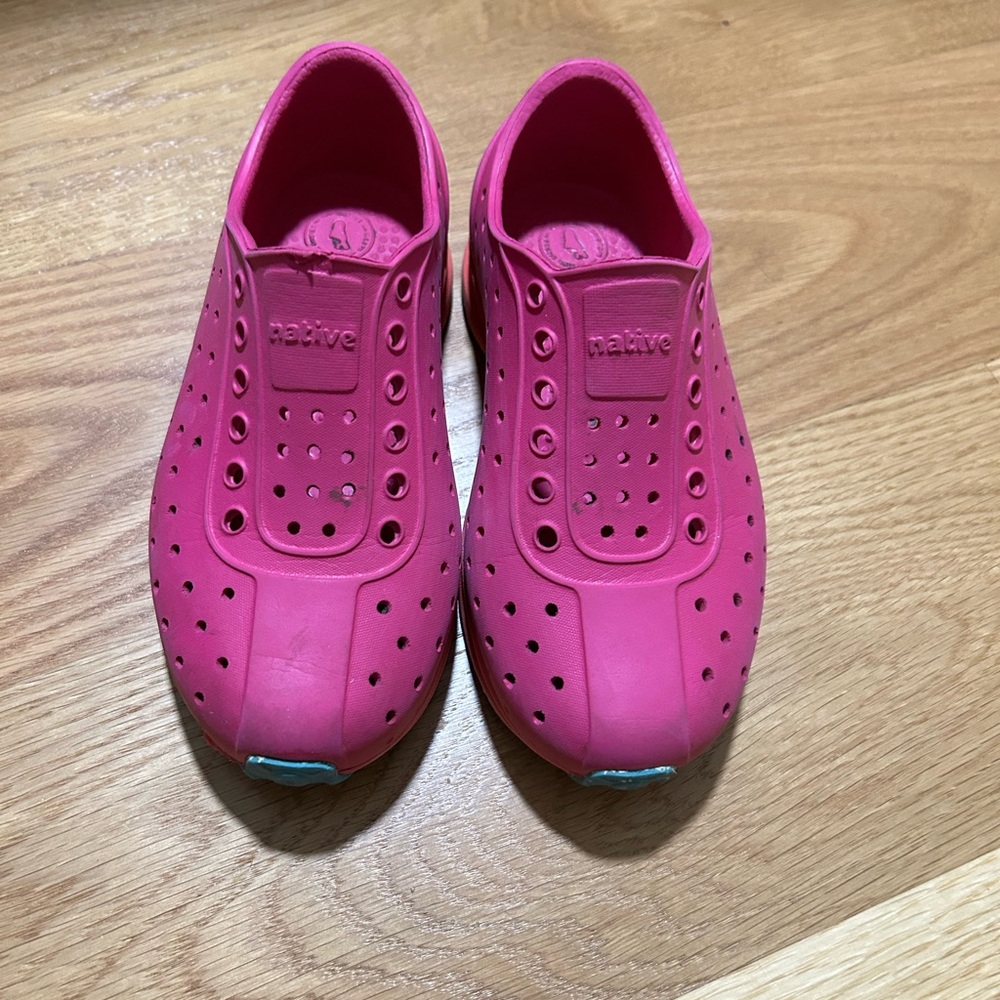 Native Robbie’s size 11
